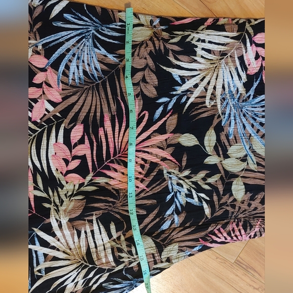 Hurley tiered maxi dress. - Picture 6 of 6